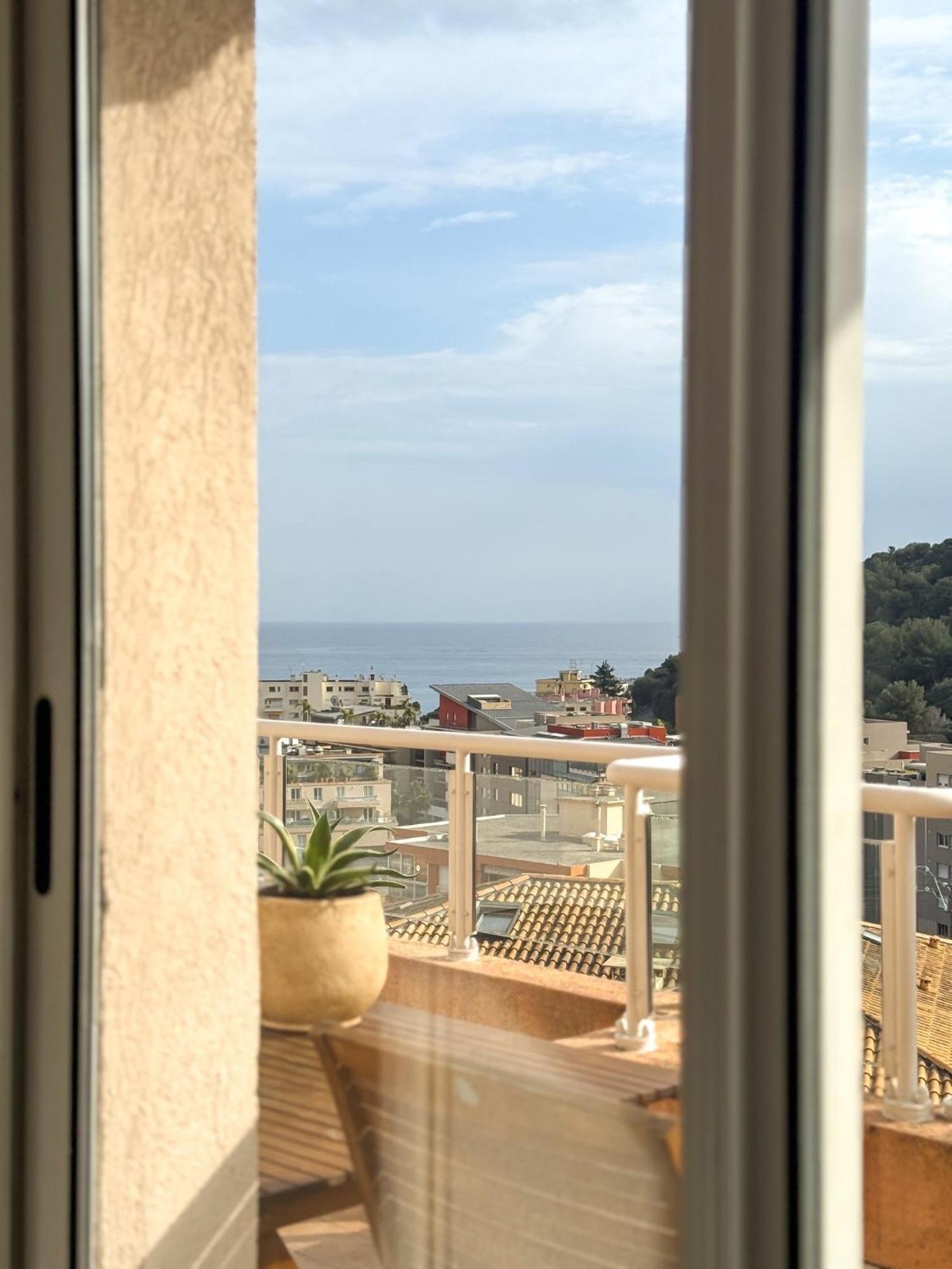 Coquet Appartement Avec Le Terrasse Sur Le Mer Roquebrune-Cap-Martin Buitenkant foto